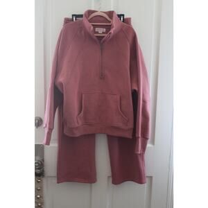 Women's Size Large  Discount Divas Boutique Sweat Suit